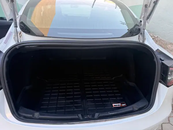 Tesla Model 3 2019 - 24000 EUR, 154000 km - AUTO.MOTO.pt - 154000km - foto 7 de 8