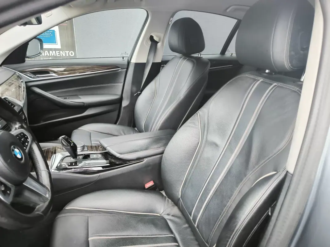 BMW 520 2021 - 32950 EUR, 114000 km - AUTO.MOTO.pt - 114000km - foto 4 de 6