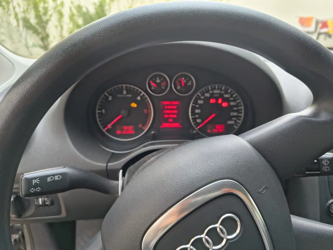 Audi A3 Sportback 2008 - 7500 EUR, 145000 km - AUTO.MOTO.pt - 145000km - foto 9 de 16