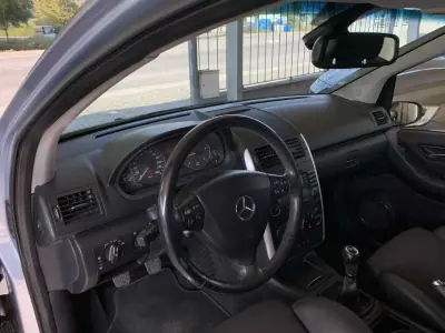 Mercedes-Benz A 180 2006 - 5950 EUR, 150000 km - AUTO.MOTO.pt - 150000km - foto 8 de 22