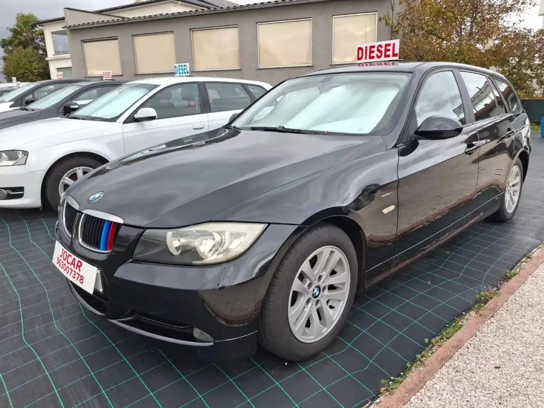 BMW 318 2008 - 9990 EUR, 165000 km - AUTO.MOTO.pt - 165000km - foto 5 de 6