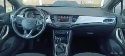 Opel Astra Sports Tourer 2020 - 11950 EUR, 157406 km - AUTO.MOTO.pt - 157406km - foto 7 de 13