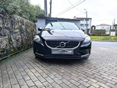 Volvo V40 2017 - 12850 EUR, 130000 km - AUTO.MOTO.pt - 130000km - foto 2 de 14