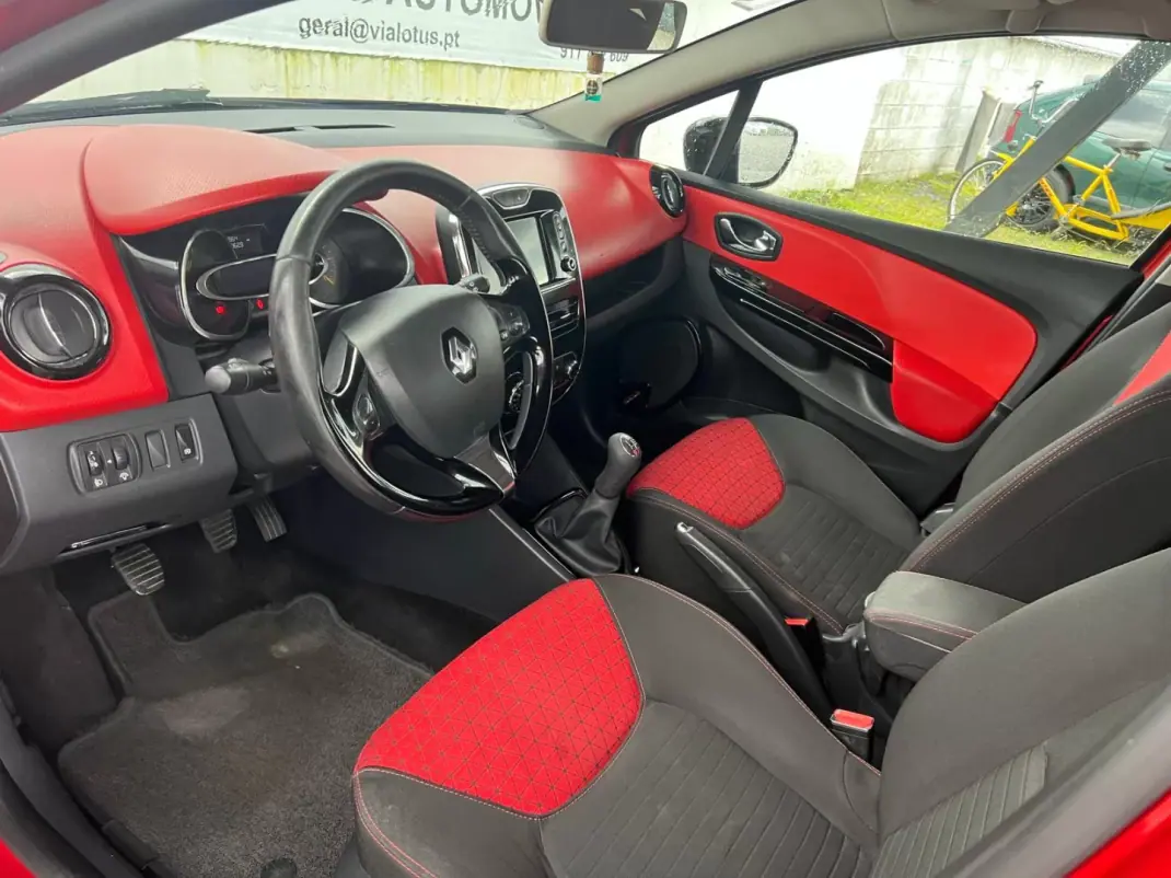 Renault Clio Break 2013 - 8000 EUR, 258800 km - AUTO.MOTO.pt - 258800km - foto 10 de 11