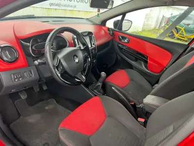 Renault Clio Break 2013 - 8000 EUR, 258800 km - AUTO.MOTO.pt - 258800km - foto 10 de 11