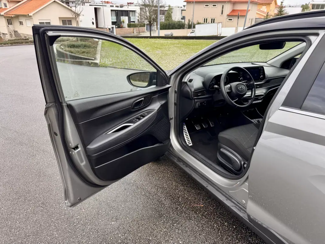 Hyundai Bayon 2021 - 18990 EUR, 1500 km - AUTO.MOTO.pt - 1500km - foto 14 de 28