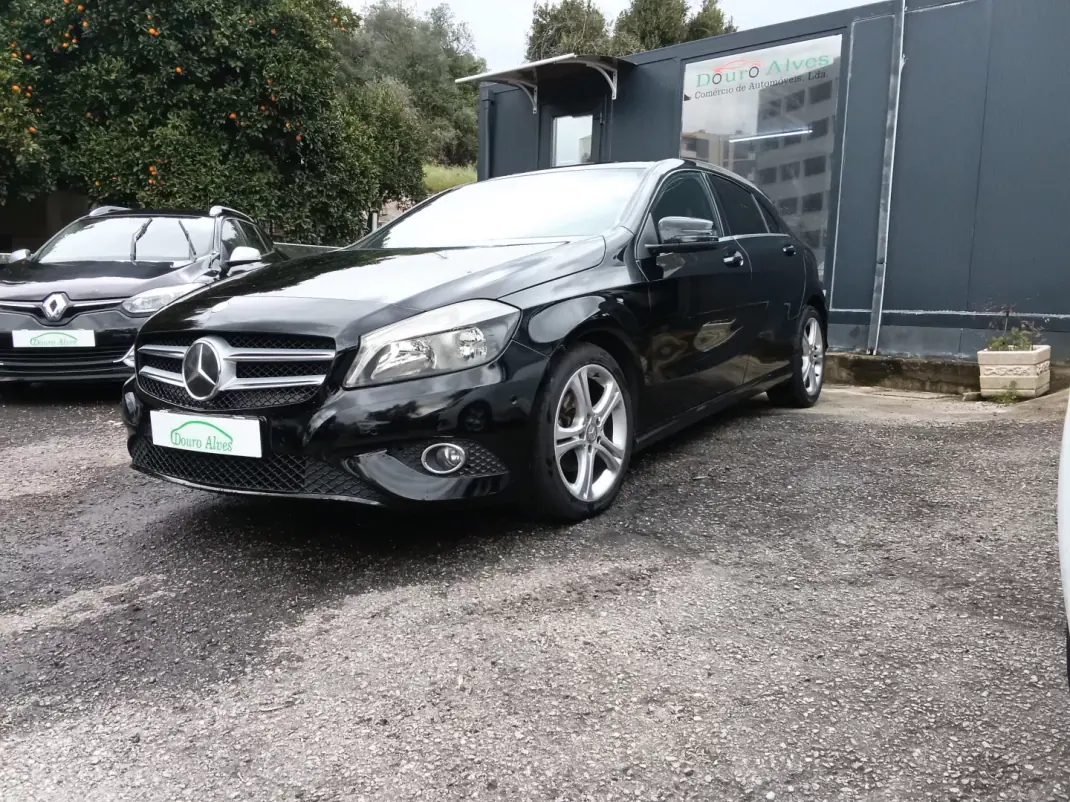 Mercedes-Benz A 180 2014 - 13800 EUR, 200783 km - AUTO.MOTO.pt - 200783km - foto 2 de 11