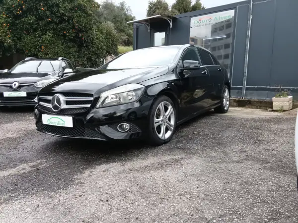 Mercedes-Benz A 180 2014 - 13800 EUR, 200783 km - AUTO.MOTO.pt - 200783km - foto 2 de 11