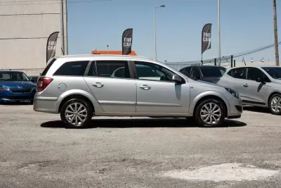 Opel Astra Caravan 2011 - 6900 EUR, 171200 km - AUTO.MOTO.pt - 171200km - foto 3 de 20