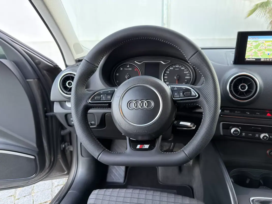 Audi A3 Limousine 2016 - 17000 EUR, 187641 km - AUTO.MOTO.pt - 187641km - foto 16 de 19