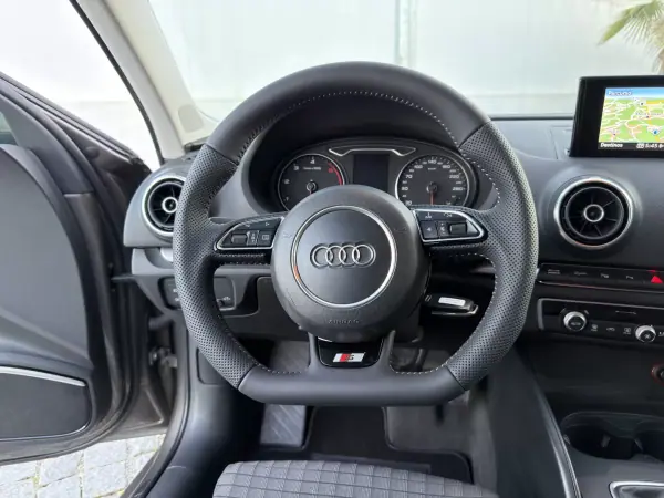 Audi A3 Limousine 2016 - 16800 EUR, 187641 km - AUTO.MOTO.pt - 187641km - foto 16 de 19