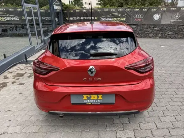 Renault Clio 2021 - 15900 EUR, 84992 km - AUTO.MOTO.pt - 84992km - foto 8 de 12