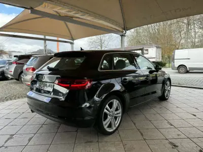 Audi A3 Sportback 2015 - 17750 EUR, 151869 km - AUTO.MOTO.pt - 151869km - foto 9 de 25