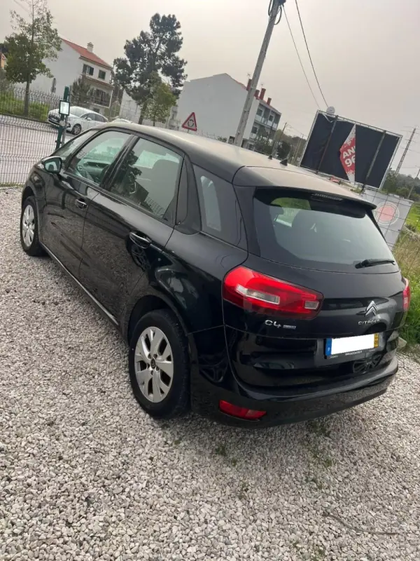 Citroën C4 Picasso 2015 - 6990 EUR, 180000 km - AUTO.MOTO.pt - 180000km - foto 2 de 6