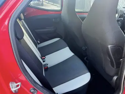 Toyota Aygo 2016 - 8500 EUR, 190000 km - AUTO.MOTO.pt - 190000km - foto 14 de 16