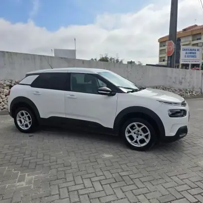 Citroën C4 Cactus 2019 - 10750 EUR, 87750 km - AUTO.MOTO.pt - 87750km - foto 5 de 18