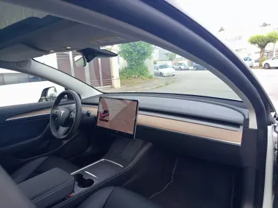 Tesla Model 3 2021 - 26990 EUR, 107700 km - AUTO.MOTO.pt - 107700km - foto 13 de 16