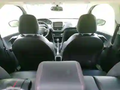 Peugeot 208 2016 - 10999 EUR, 139500 km - AUTO.MOTO.pt - 139500km - foto 8 de 9