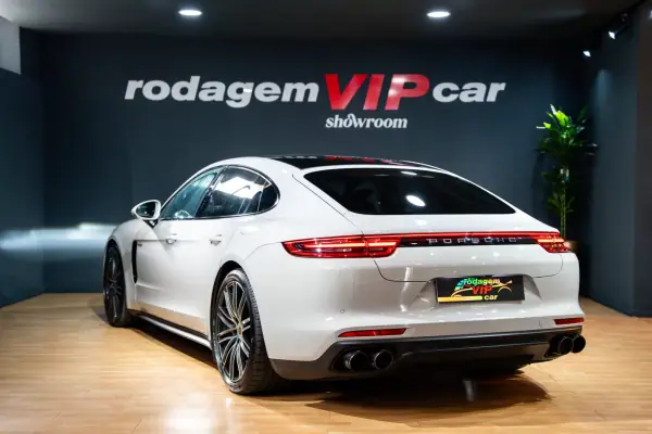 Porsche Panamera 2017 — foto 3 de 20