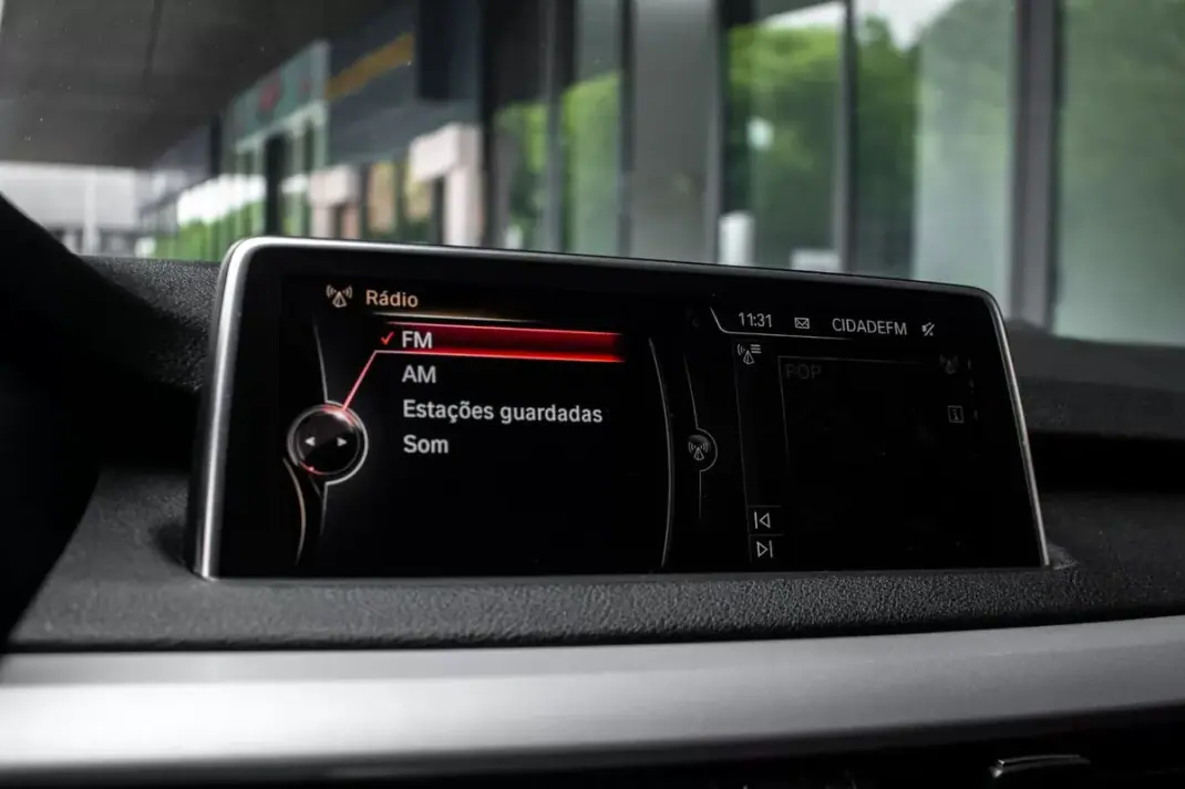 BMW X5 2015 - 27900 EUR, 170106 km - AUTO.MOTO.pt - 170106km - foto 41 de 44