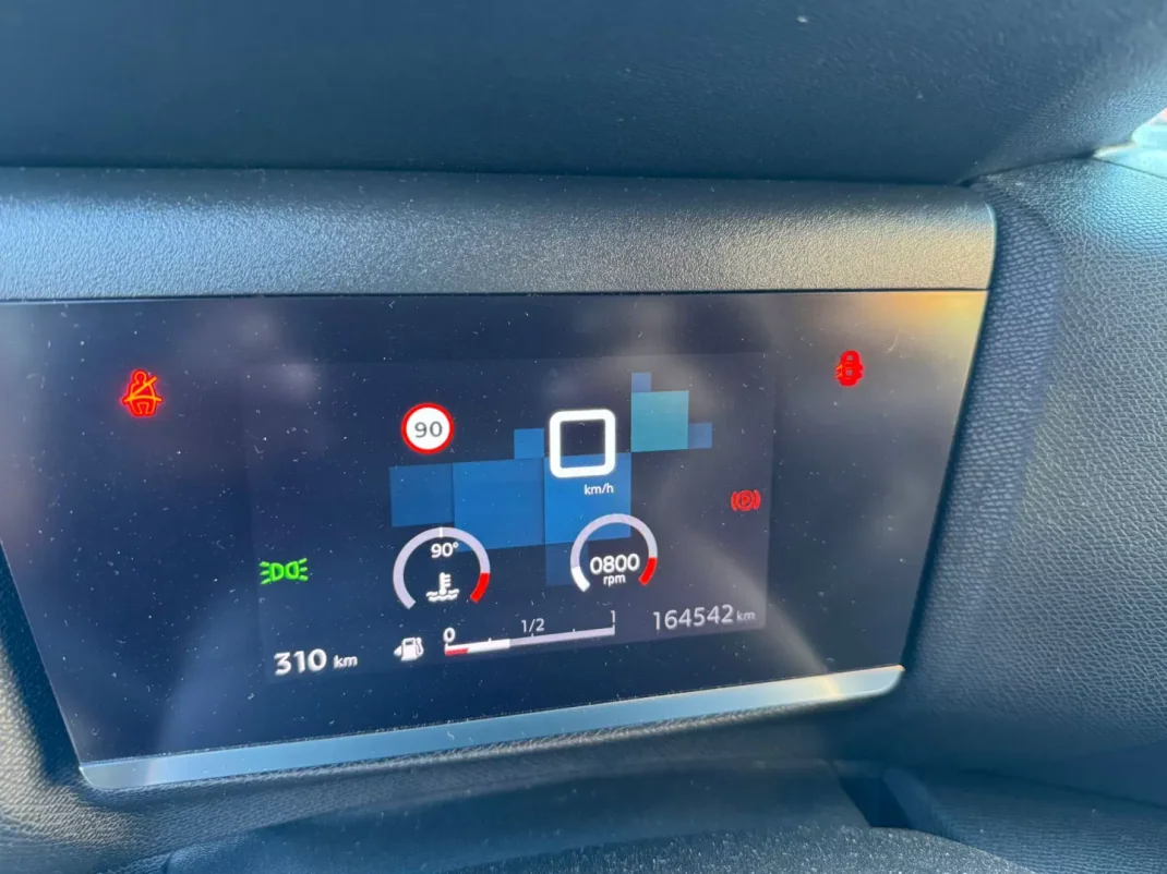 Citroën C4 2021 - 17900 EUR, 163451 km - AUTO.MOTO.pt - 163451km - foto 4 de 16