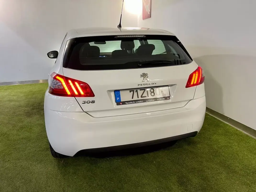 Peugeot 308 2019 - 11250 EUR, 107000 km - AUTO.MOTO.pt - 107000km - foto 7 de 27