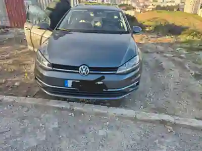 Volkswagen Golf Variant 2017 - 13890 EUR, 195000 km - AUTO.MOTO.pt - 195000km - foto 2 de 15