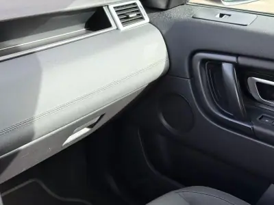 Land Rover Discovery Sport 2015 - 15900 EUR, 166000 km - AUTO.MOTO.pt - 166000km - foto 8 de 26