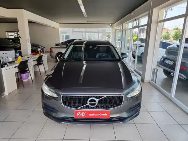 Volvo V90 2018 - 20990 EUR, 188000 km - AUTO.MOTO.pt - 188000km - foto 4 de 35