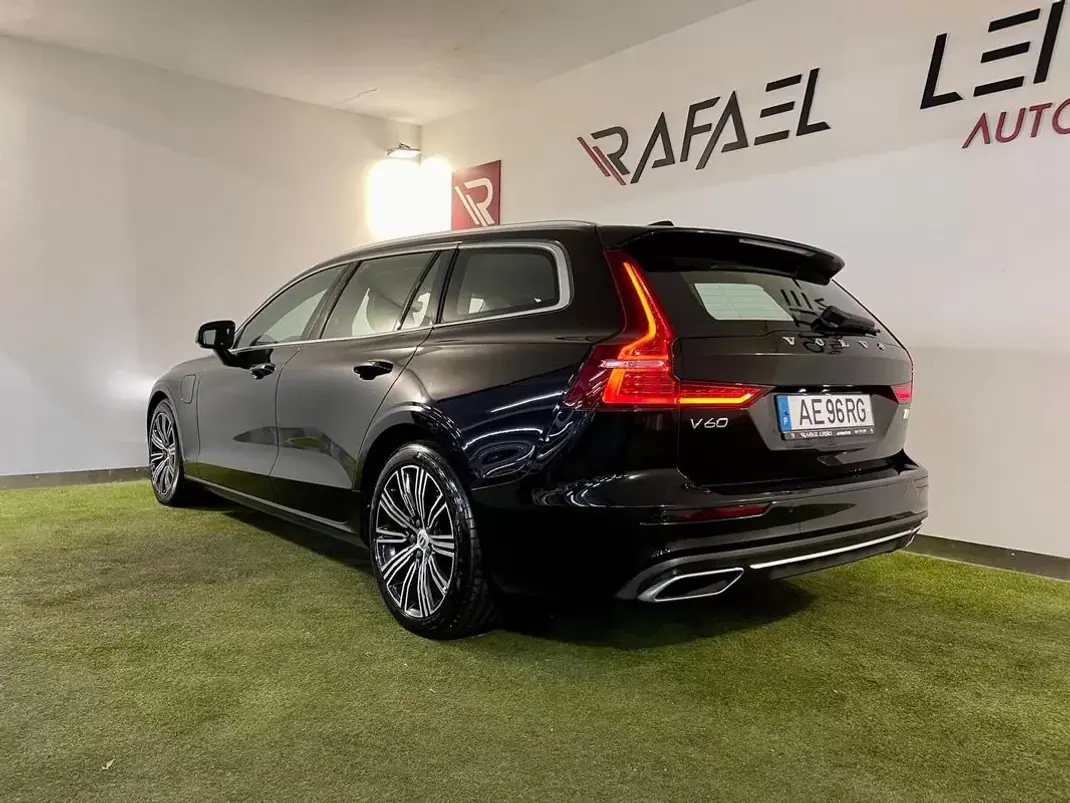 Volvo V60 2020 - 28350 EUR, 62000 km - AUTO.MOTO.pt - 62000km - foto 8 de 30