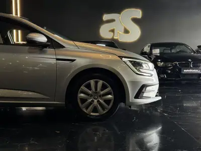 Renault Mégane Sport Tourer 2022 - 16990 EUR, 132900 km - AUTO.MOTO.pt - 132900km - foto 5 de 31