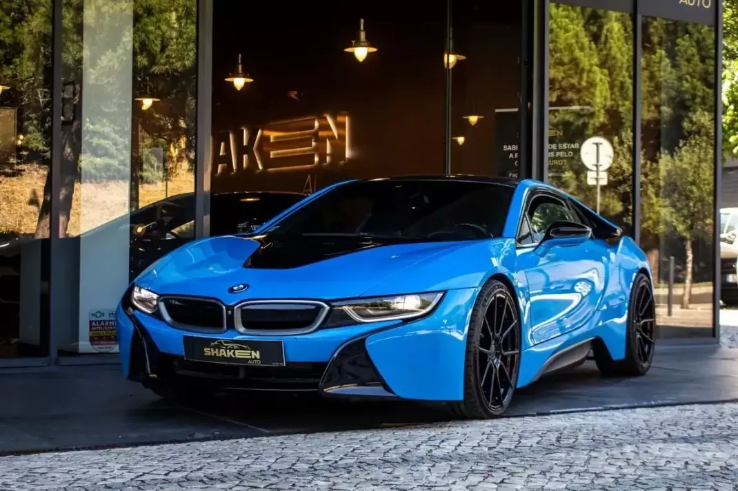 BMW i8 2016 - 61900 EUR, 93668 km - 93668km - foto 2 de 45