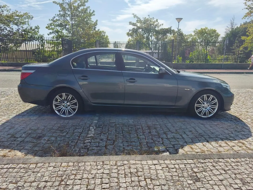 BMW 520 2008 - 7200 EUR, 289000 km - 289000km - foto 8 de 9