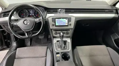 Volkswagen Passat Variant 2017 - 15999 EUR, 157121 km - AUTO.MOTO.pt - 157121km - foto 6 de 17