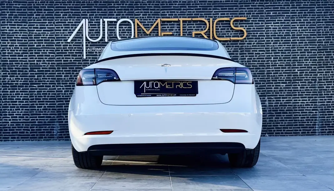 Tesla Model 3 2019 - 24490 EUR, 112000 km - 112000km - foto 8 de 16