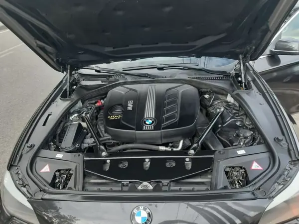 BMW 520 2012 - 13400 EUR, 206550 km - AUTO.MOTO.pt - 206550km - foto 26 de 28