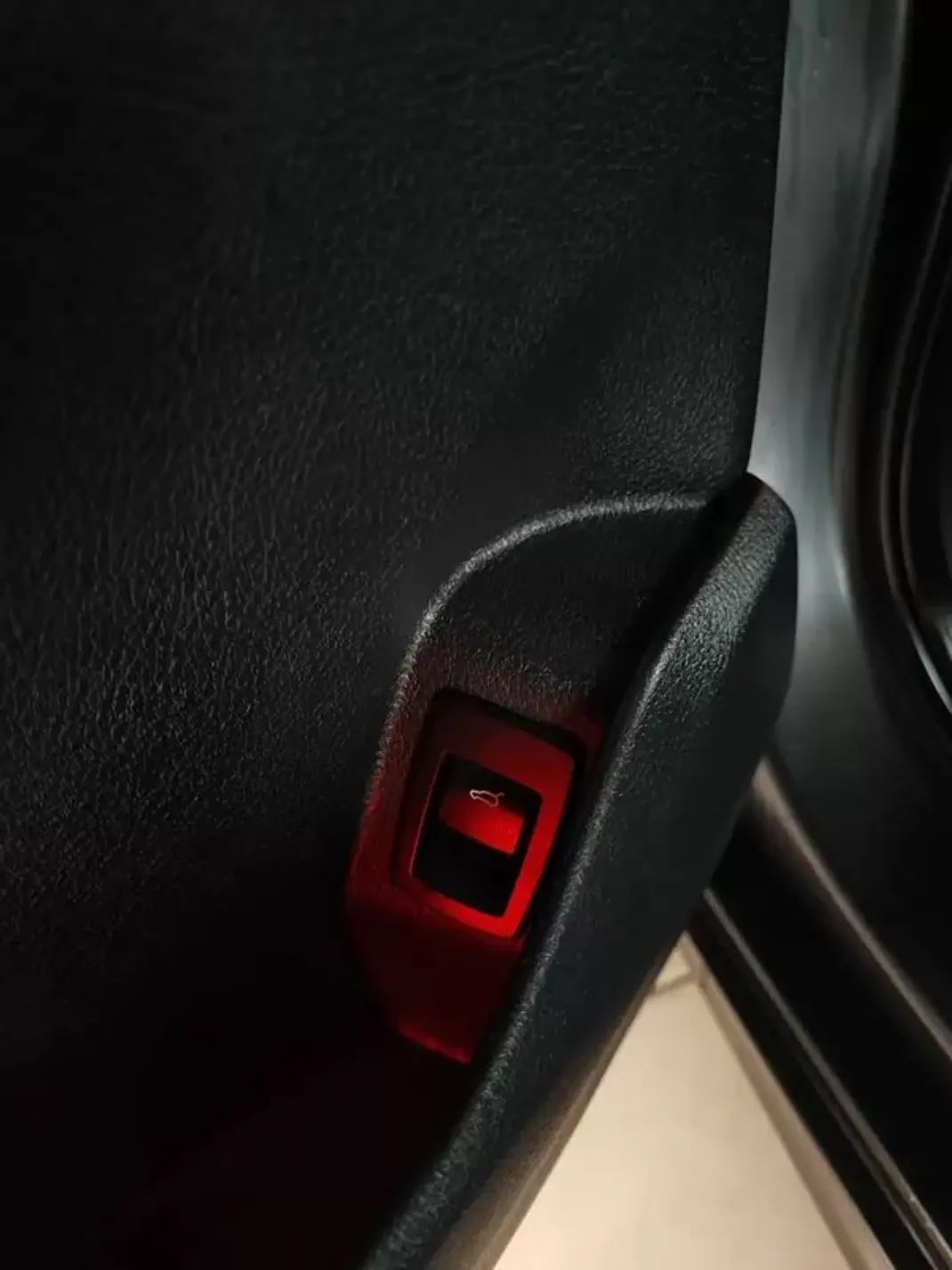 BMW 218 Gran Tourer 2015 - 17250 EUR, 190800 km - AUTO.MOTO.pt - 190800km - foto 22 de 35