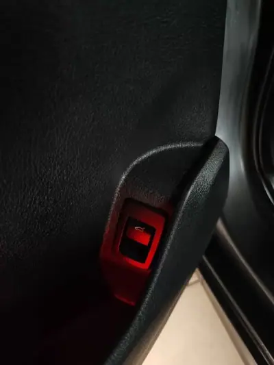 BMW 218 Gran Tourer 2015 - 17250 EUR, 190800 km - AUTO.MOTO.pt - 190800km - foto 22 de 35