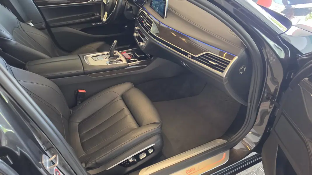 BMW 730 2016 - 29900 EUR, 188987 km - AUTO.MOTO.pt - 188987km - foto 58 de 69