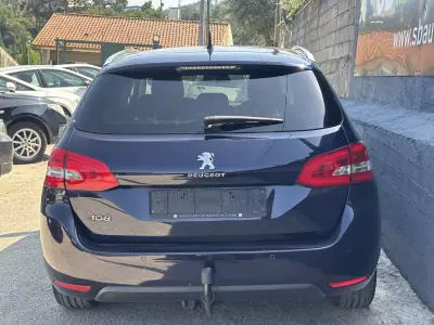 Peugeot 308 SW 2015 - 7500 EUR, 178000 km - AUTO.MOTO.pt - 178000km - foto 7 de 19