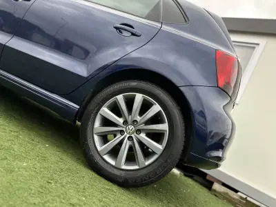 Volkswagen Polo 2010 - 7490 EUR, 151000 km - AUTO.MOTO.pt - 151000km - foto 3 de 30