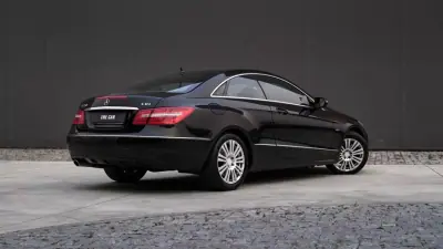 Mercedes-Benz E 250 2009 - 11999 EUR, 478000 km - AUTO.MOTO.pt - 478000km - foto 9 de 35