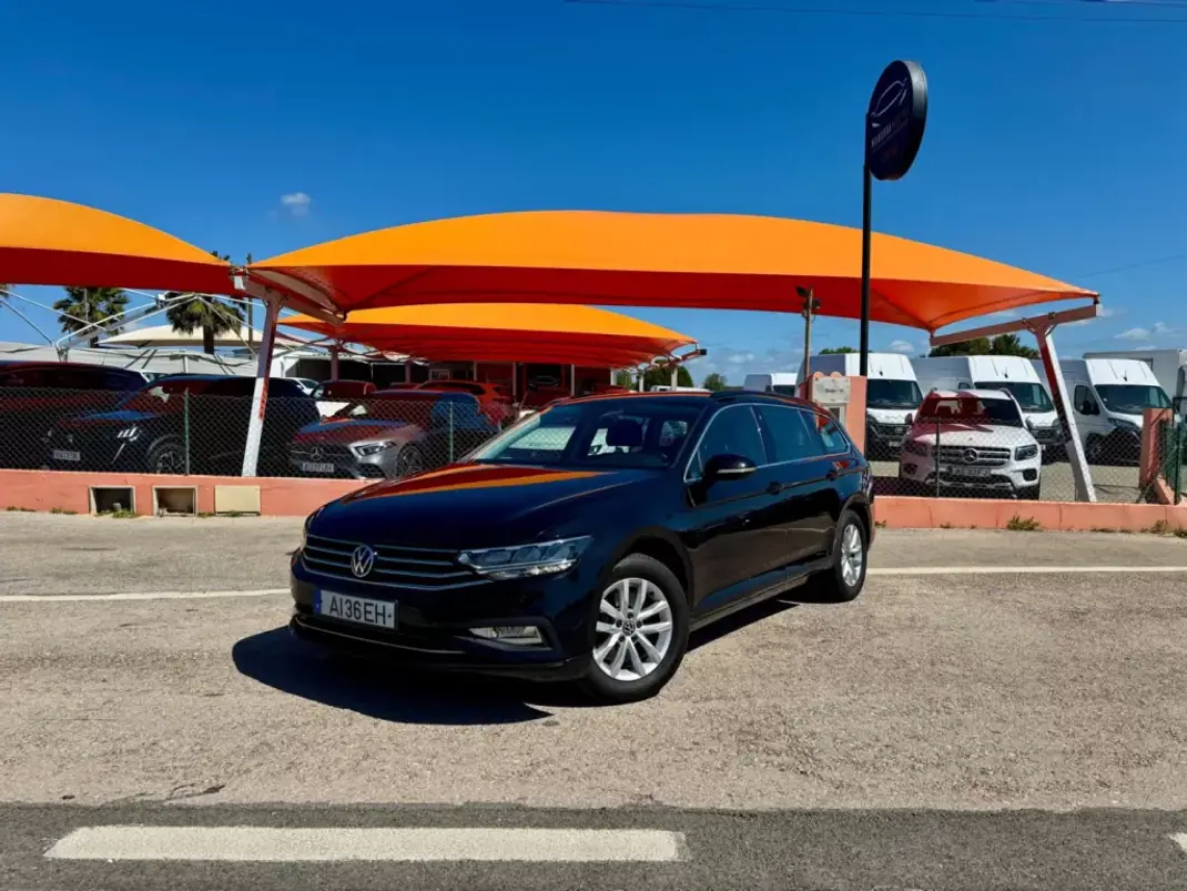 Volkswagen Passat Variant 2021 - 24950 EUR, 123074 km - AUTO.MOTO.pt - 123074km - foto 1 de 10