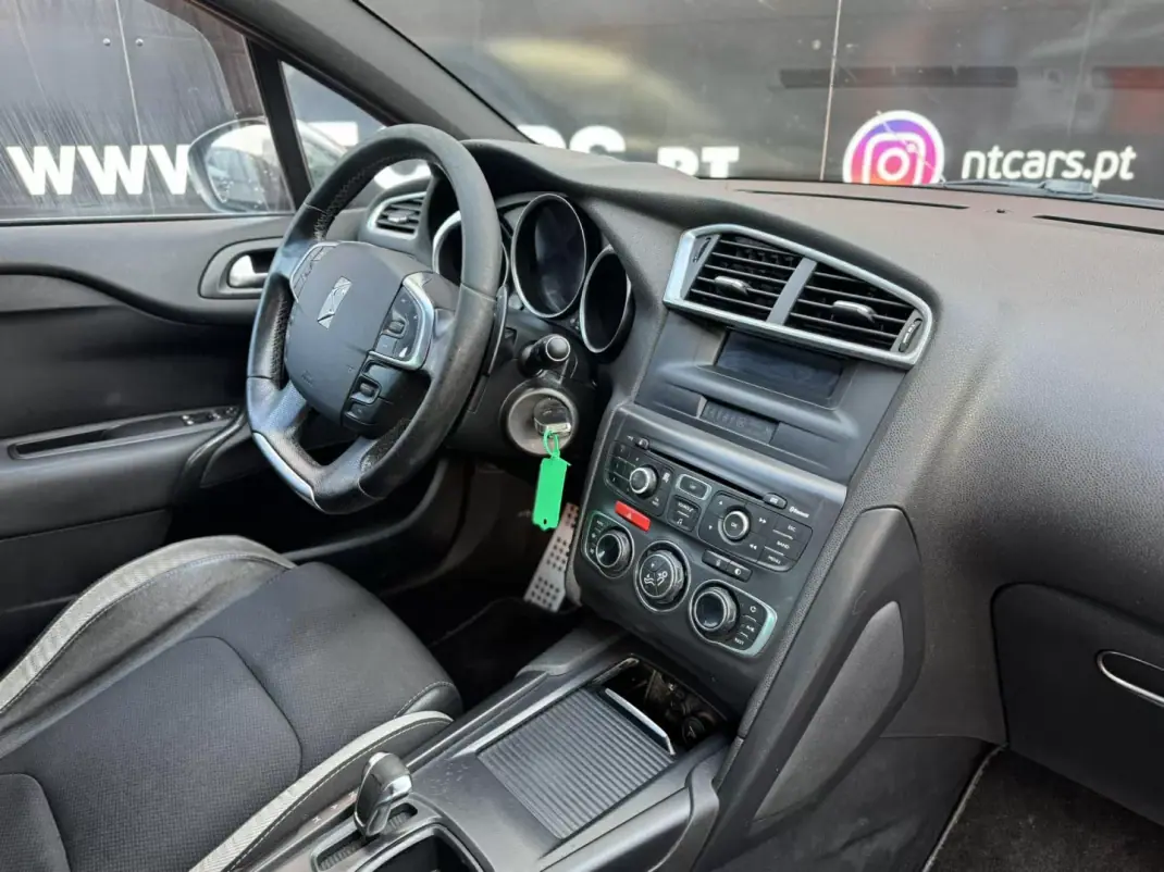 Citroën DS4 2012 - 8900 EUR, 224495 km - AUTO.MOTO.pt - 224495km - foto 5 de 9