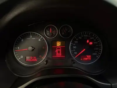 Audi A3 2007 - 7990 EUR, 238000 km - AUTO.MOTO.pt - 238000km - foto 18 de 19