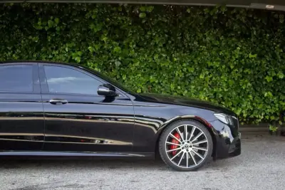 Mercedes-Benz E 300 2019 - 29900 EUR, 168000 km - AUTO.MOTO.pt - 168000km - foto 7 de 22