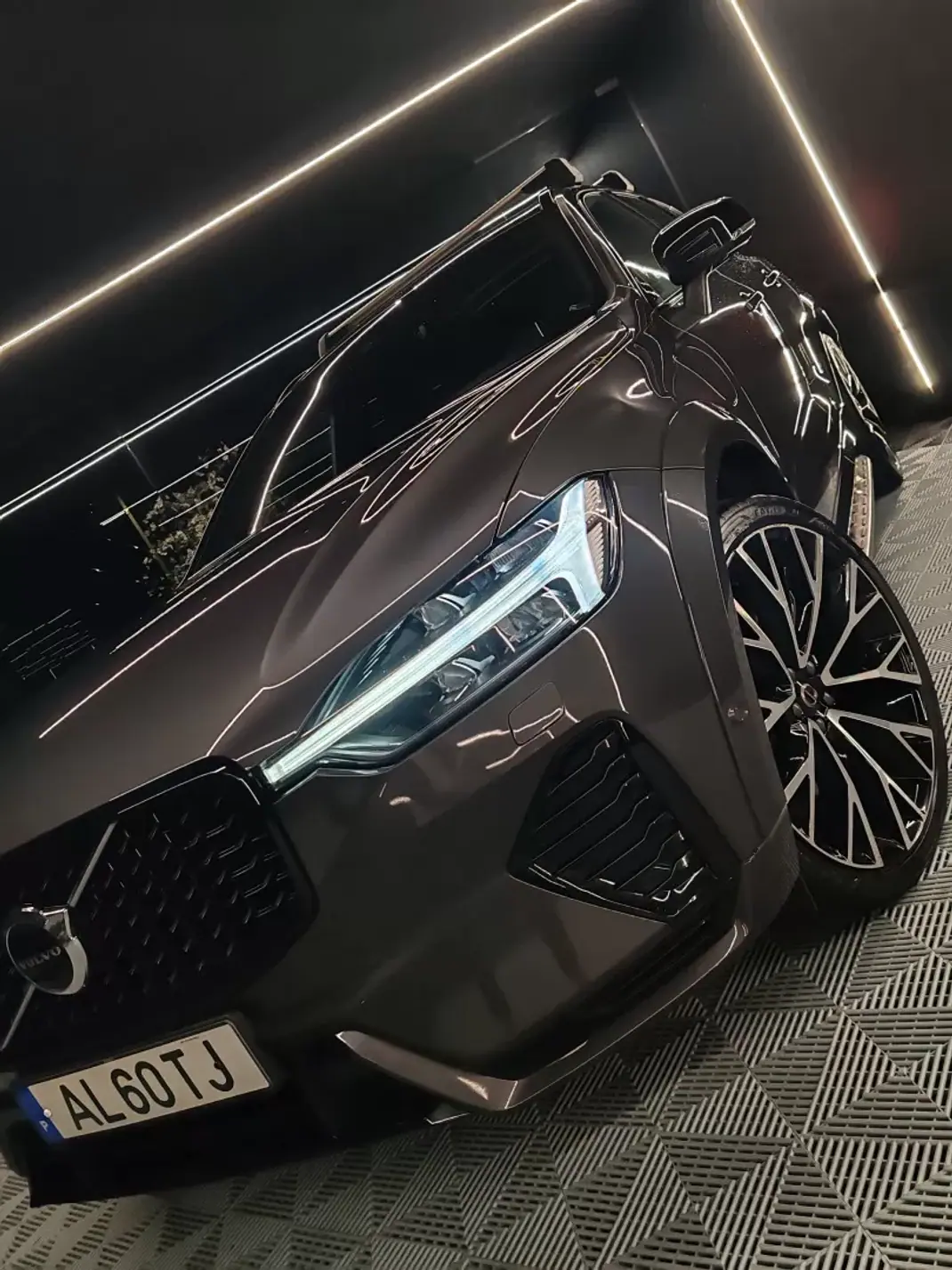 Volvo XC 60 2022 - 41000 EUR, 109000 km - AUTO.MOTO.pt - 109000km - foto 9 de 27