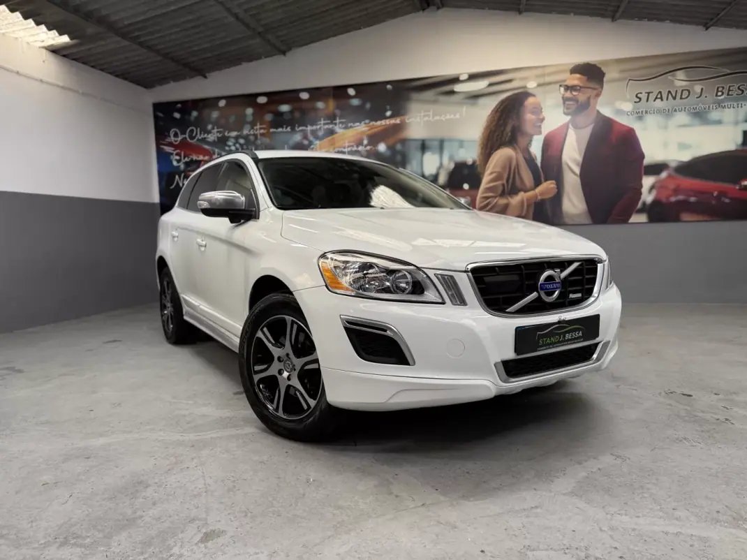 Volvo XC 60 2011 - 11990 EUR, 312000 km - AUTO.MOTO.pt - 312000km - foto 1 de 23