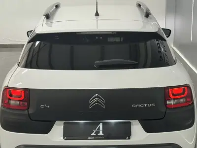 Citroën C4 Cactus 2017 - 13990 EUR, 163000 km - 163000km - foto 13 de 24