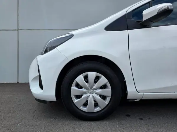 Toyota Yaris 2019 - 11500 EUR, 35900 km - AUTO.MOTO.pt - 35900km - foto 2 de 21